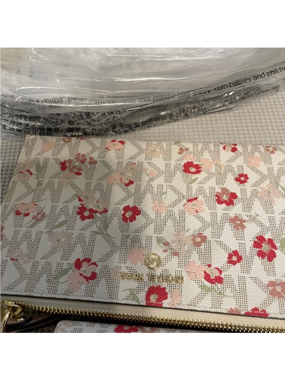 Michael Kors Cream Logo Tote with Blush Trim & Floral Wallet Set - Picture 3 of 7